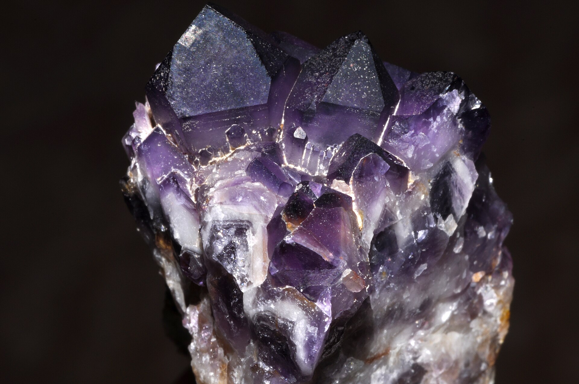 Citrine crystal mineral specimen — quartz var. amethyst, quartz var. citrine : Ravin de Pégut (Filons des Espagnols), La Chapelle-sur-U